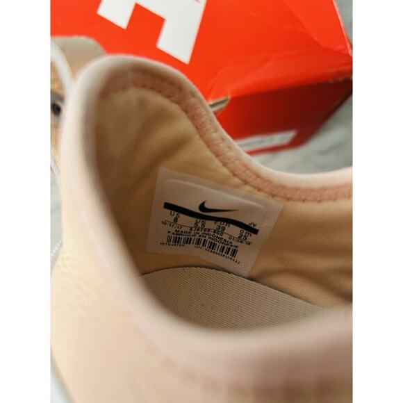 New Nike (8) Women’s Ashin Size 8 Running Shoes Sneakers Peach Crimson Tint NIB - Picture 4 of 16